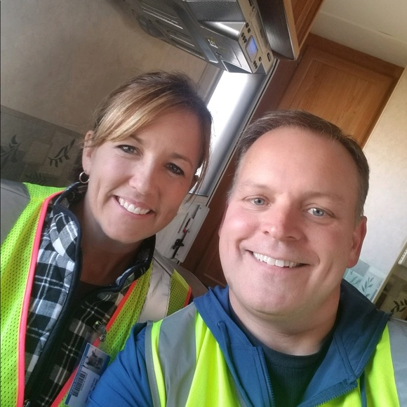 Meet your Posher, Danielle - Picture 2 of 4